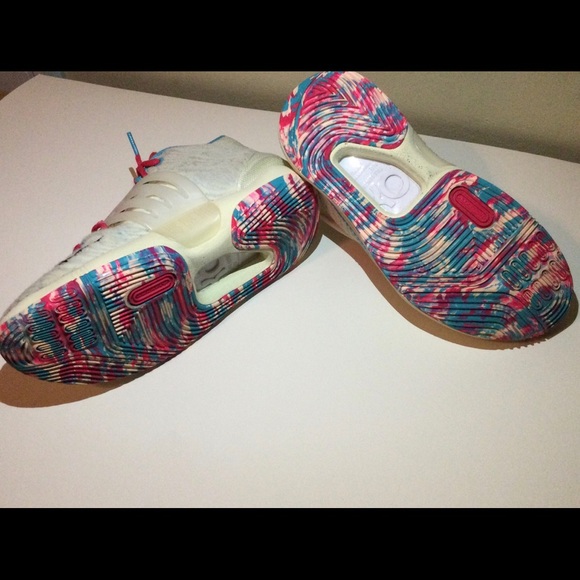 Great condition! KD 14 “Multi-Color” Size 7 - Picture 9 of 13